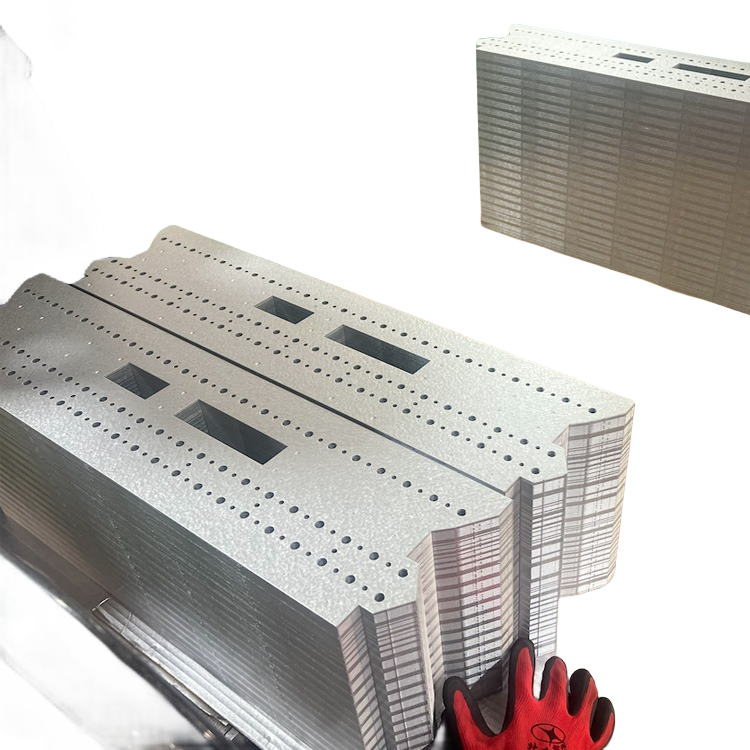 Come assemblare il reclamo del server rack？